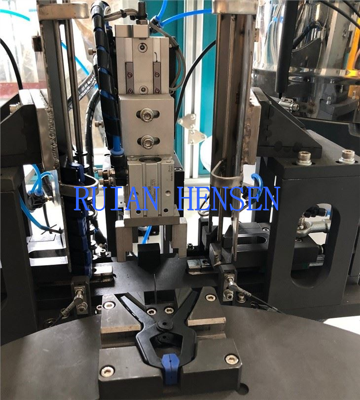 Automatic Plastic Nylon Clamp Assembly Machine